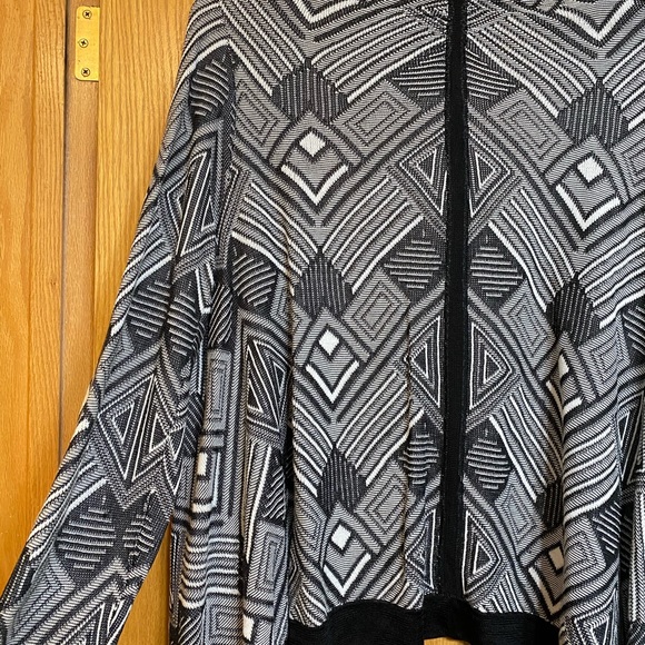 Renuar (Macy’s) geo sweater - Picture 6 of 9